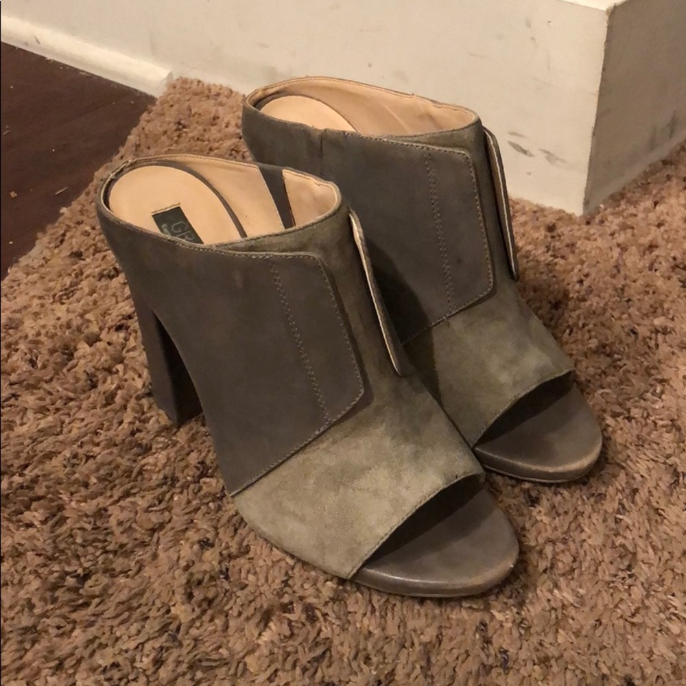 Gray Saks Fifth Avenue Open Toe Grey Mules Size 8